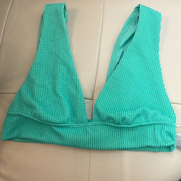 🆕NWT Billabong Summer High Plunge Bikini Top - Picture 4 of 6